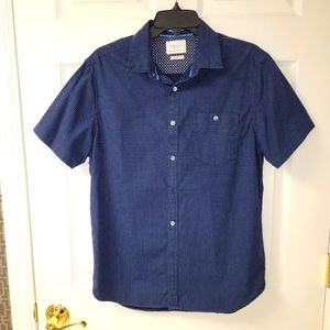 Casual button down shirt short sleeve size M